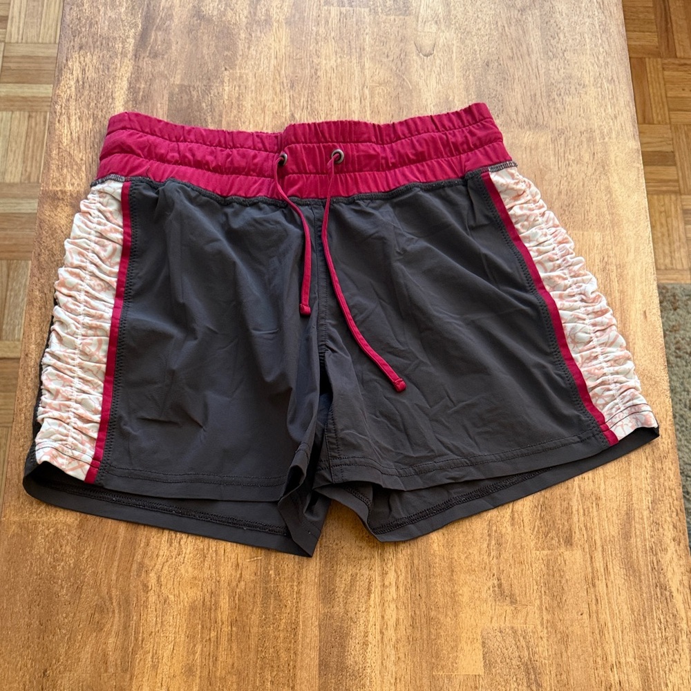 Women's Athletic Shorts with Red and Black Design